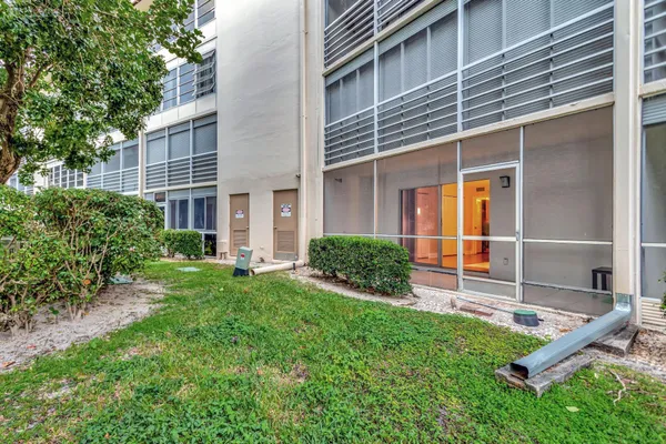 $95,000 | 2401 Antigua Circle, Unit F1, Coconut Creek, FL 33066