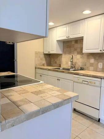 $95,000 | 2401 Antigua Circle, Unit F1, Coconut Creek, FL 33066