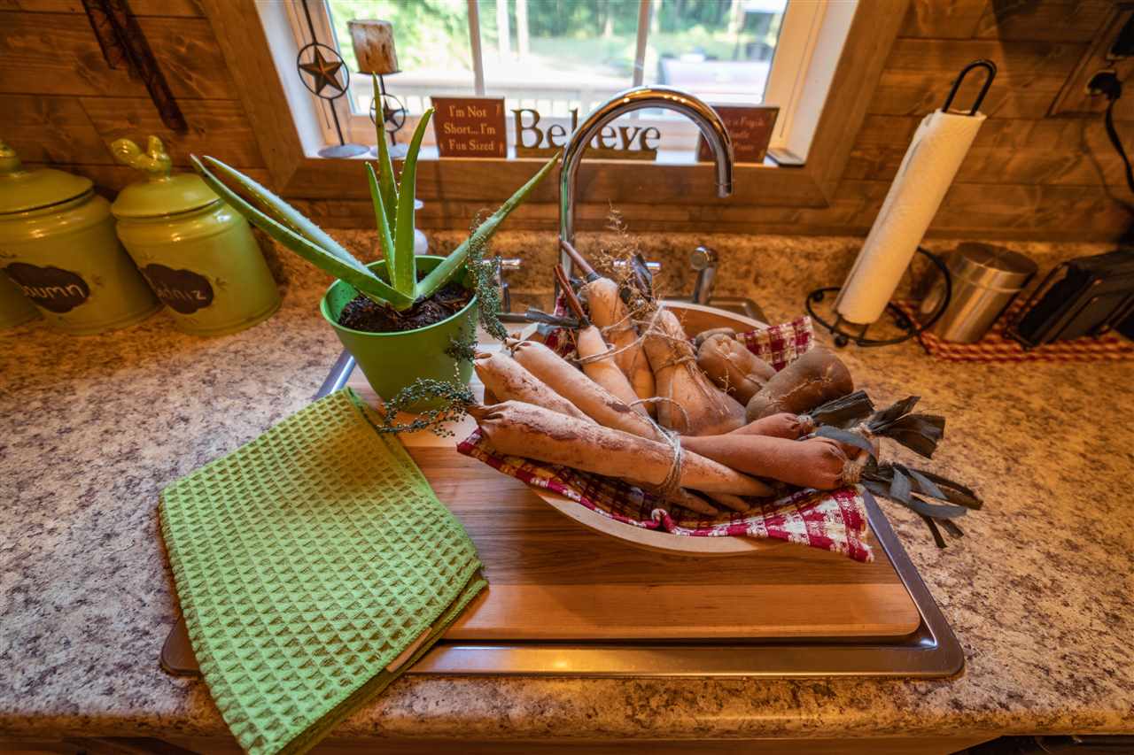 1365 George Walton Road Mount Solon, VA 22843 - Photo 9 of 28 a picture of a table