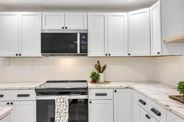 $375,000 | 3202 North 300 East, Rolling Prairie, IN 46371