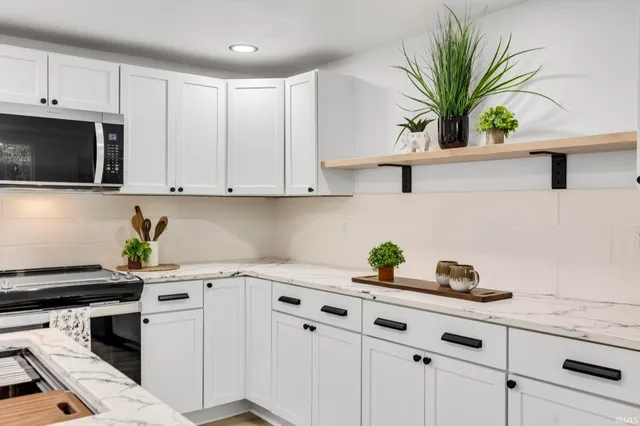 $375,000 | 3202 North 300 East, Rolling Prairie, IN 46371