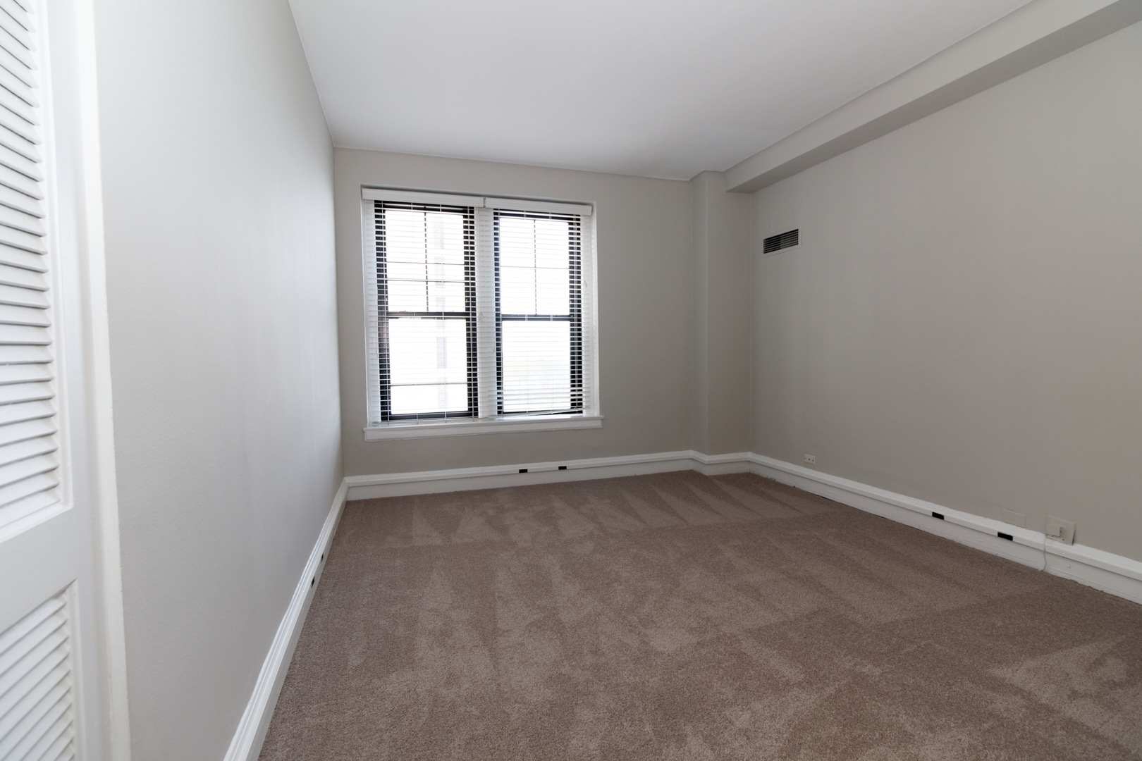 3170 North Sheridan Road, Unit 521 Chicago, IL 60657 - Photo 11 of 20