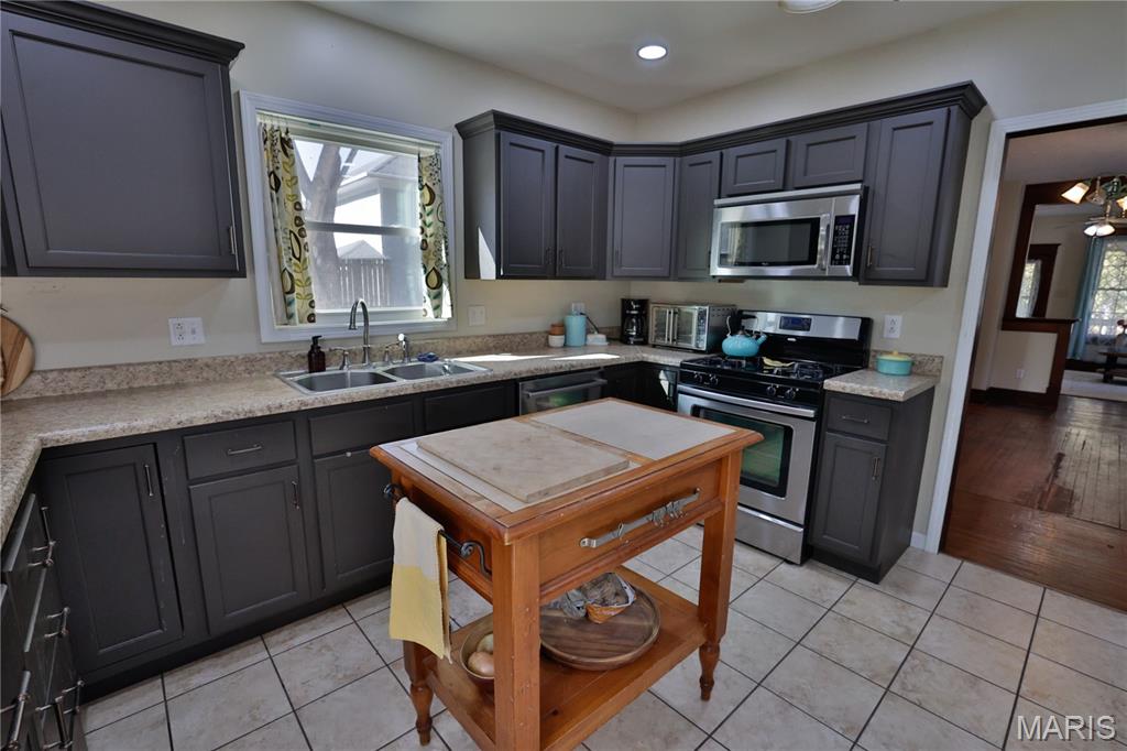 402 West Mechanic Street Hillsboro, IL 62049 - Photo 15 of 50