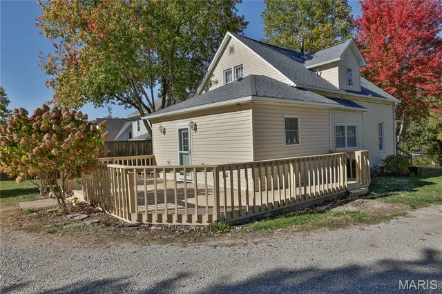 $137,500 | 402 West Mechanic Street, Hillsboro, IL 62049