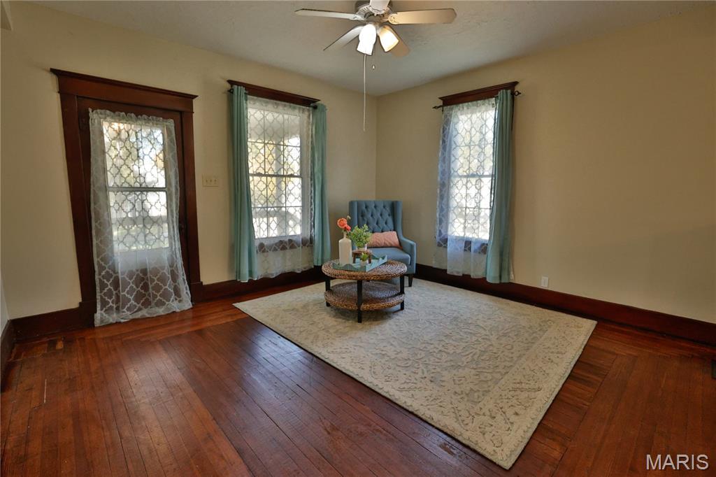 402 West Mechanic Street Hillsboro, IL 62049 - Photo 5 of 50