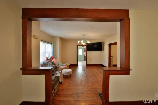 $137,500 | 402 West Mechanic Street, Hillsboro, IL 62049