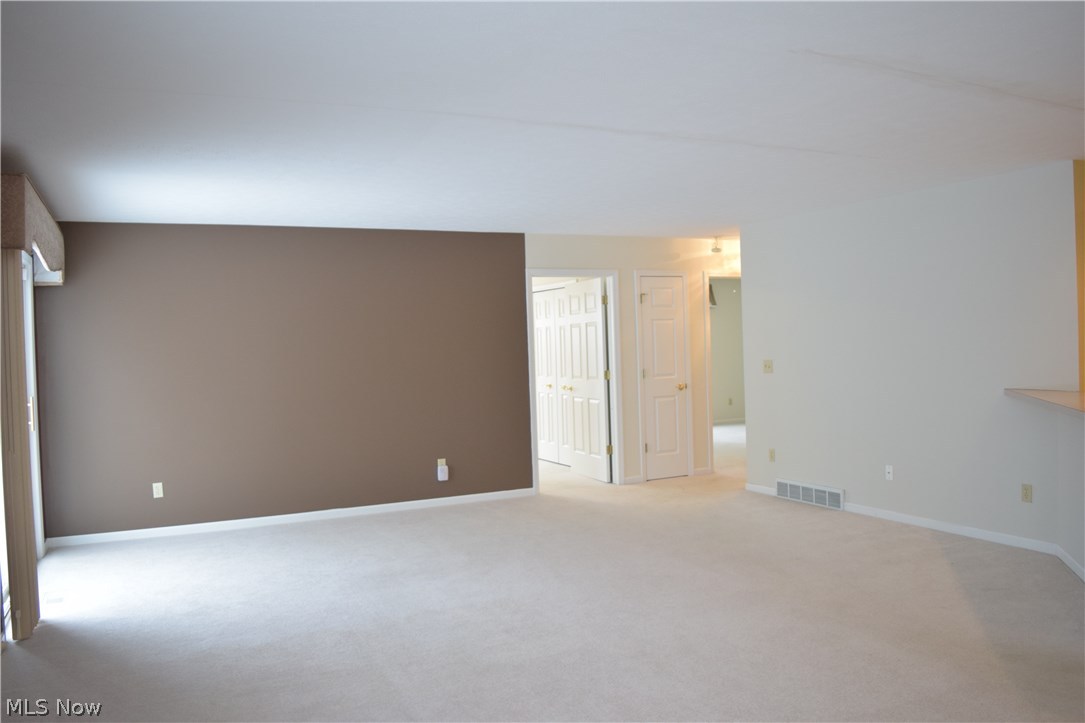 8330 West Ridgewood Drive, Unit 2A Cleveland, OH 44129 - Photo 4 of 25