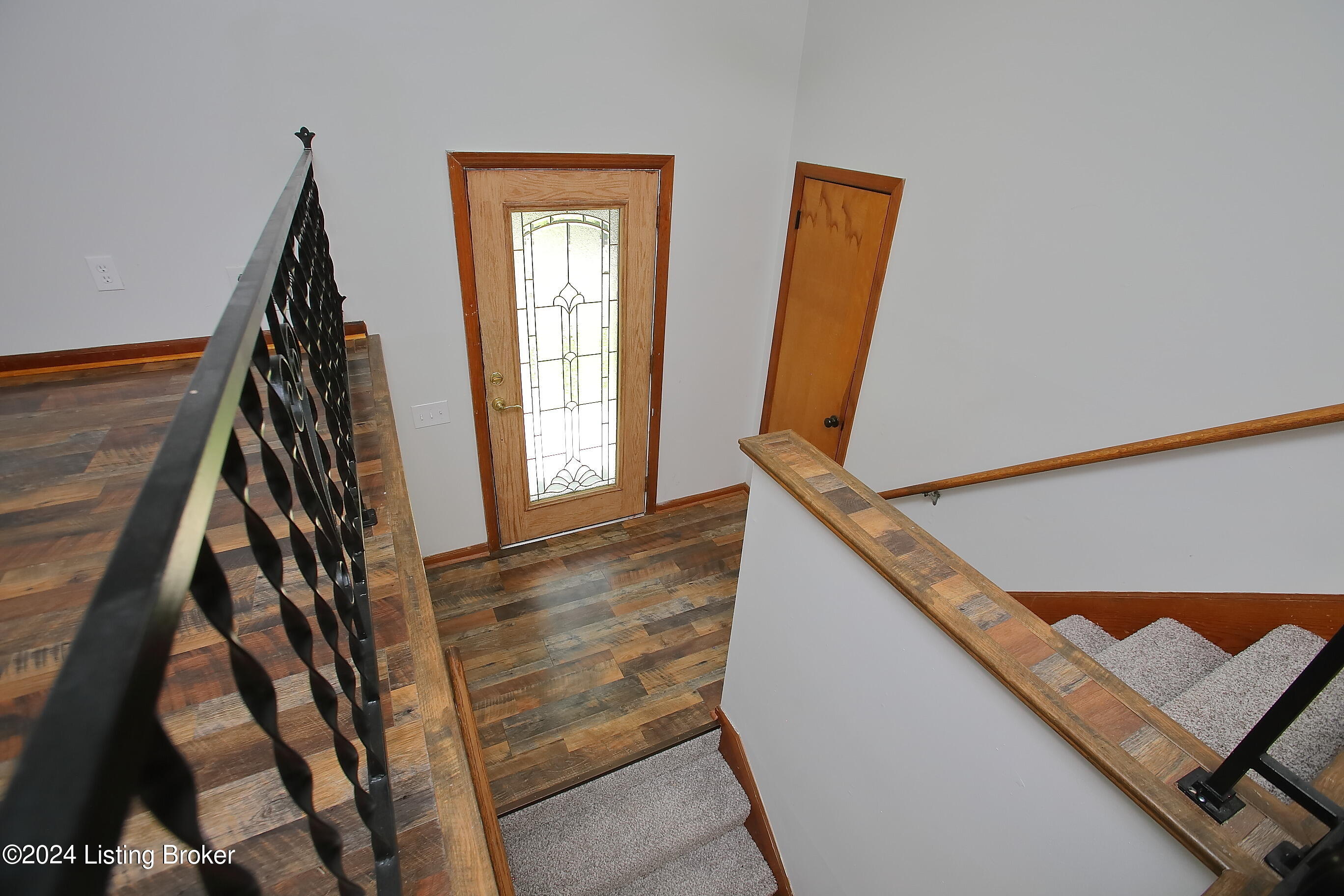9613 Fairground Road Louisville, KY 40291 - Photo 9 of 53 Entry