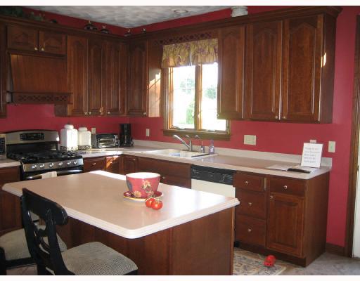 235 Community Park Road Vandergrift, PA 15690 - Photo 2 of 8 Kitchen.