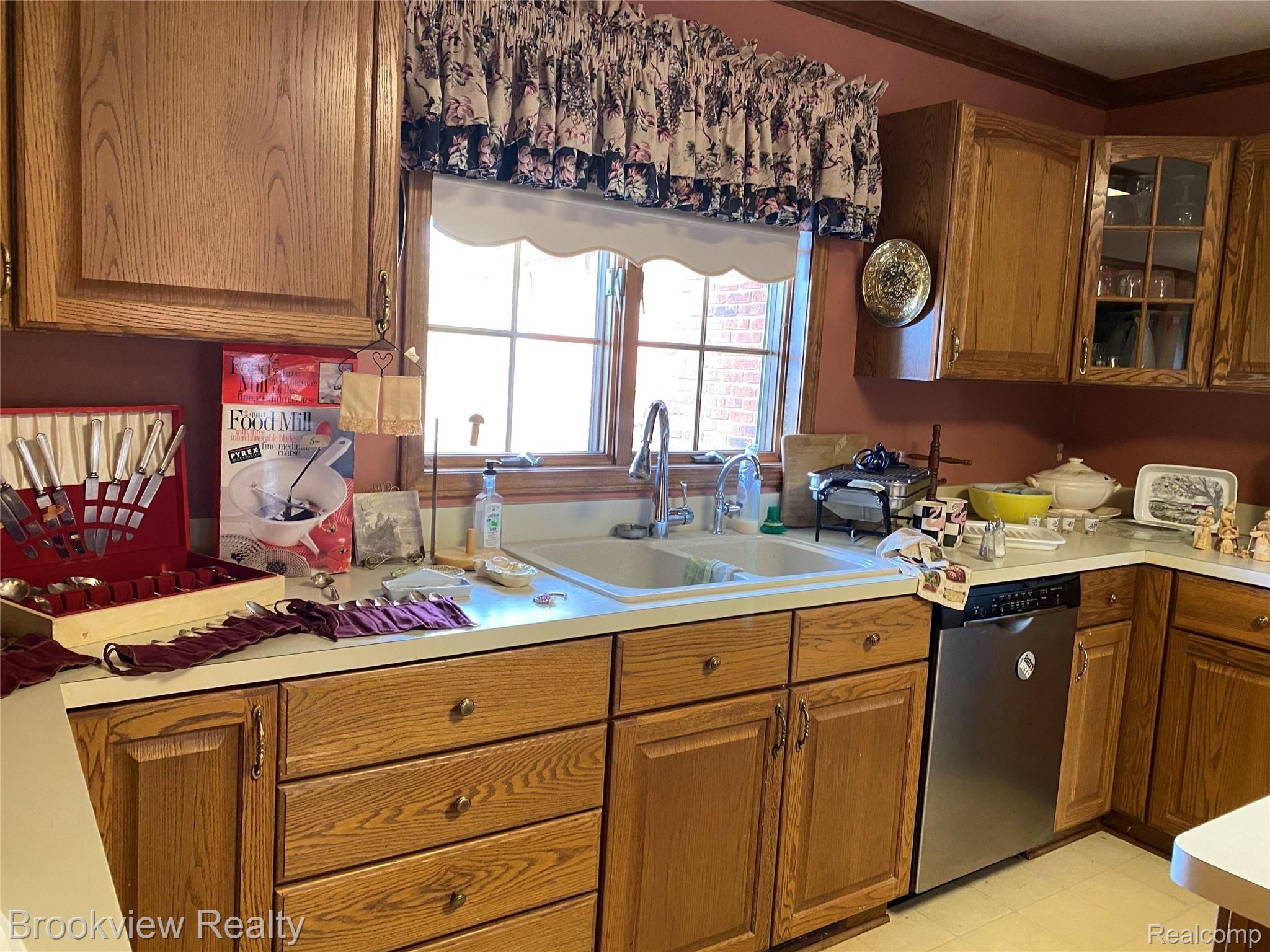 59480 Hayes Road Ray, MI 48096 - Photo 17 of 39 Plenty of cabinets