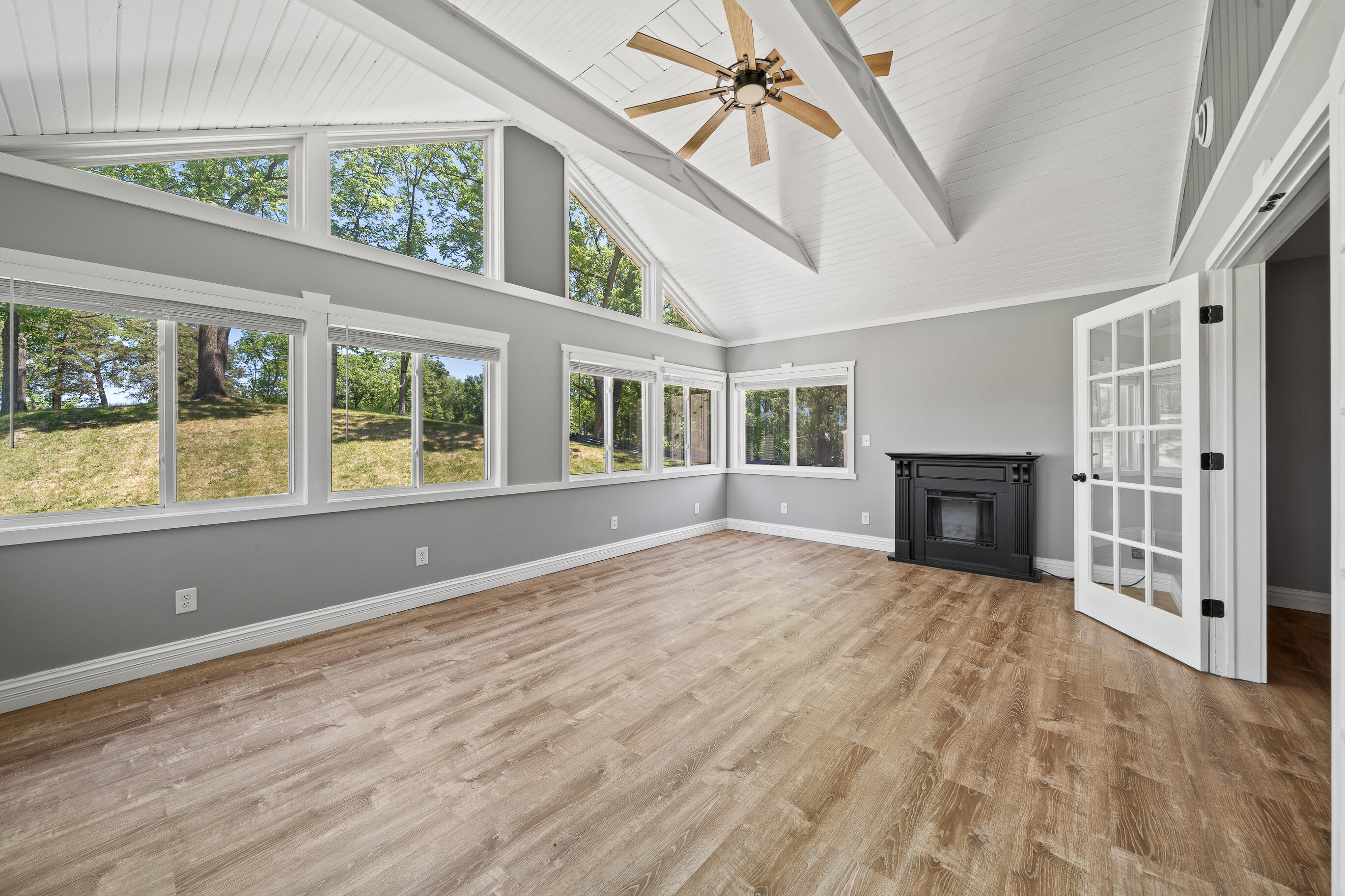 125 Potawatomi Road Williams Bay, WI 53191 - Photo 14 of 25 4 Seasons Room
