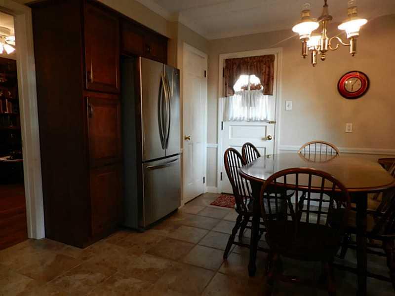 3525 Middleboro Road Castle Shannon, PA 15234 - Photo 6 of 25 Kitchen.