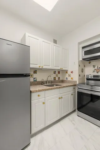 $3,300 | 130 Water Street, Unit 3F | Financial District