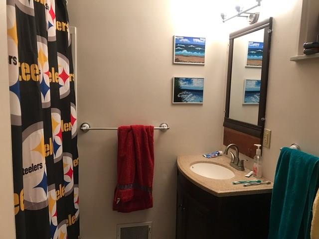 3845 Mitchell Road New Castle, PA 16105 - Photo 9 of 10 Bathroom
