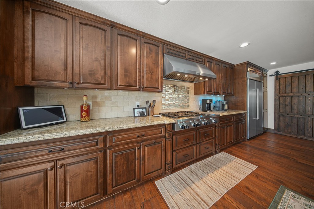 16524 Rancho Escondido Drive Riverside, CA 92506 - Photo 11 of 59