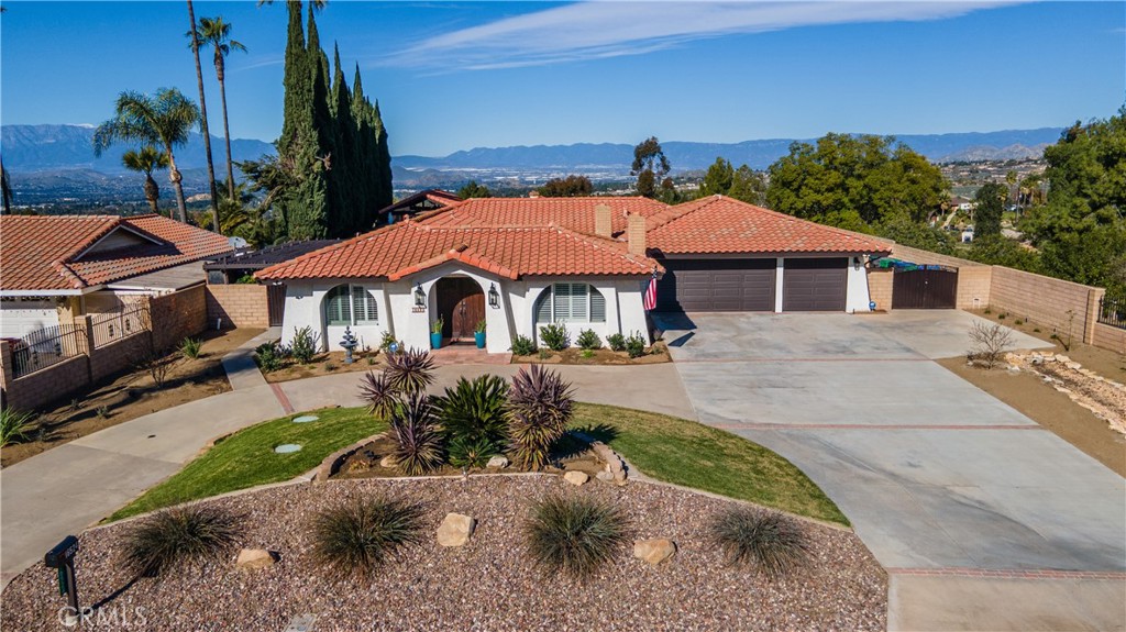 16524 Rancho Escondido Drive Riverside, CA 92506 - Photo 2 of 59