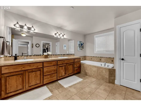 $830,000 | 845 Northwest Sacajawea Street, Camas, WA 98607