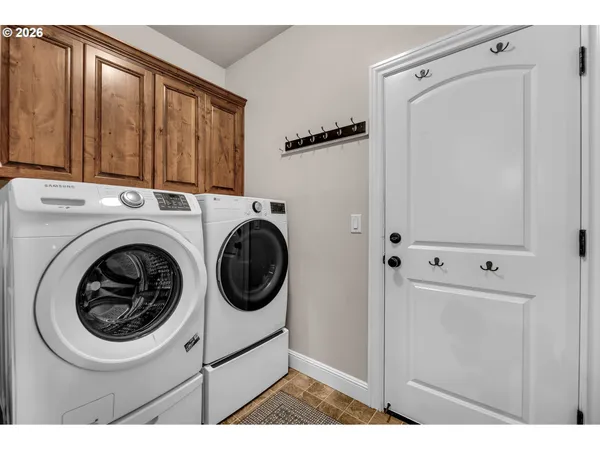 $830,000 | 845 Northwest Sacajawea Street, Camas, WA 98607