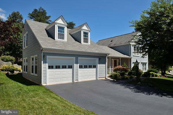 405 Spring Ridge Court Sterling, VA 20164 - Photo 2 of 26 Exterior (Front)