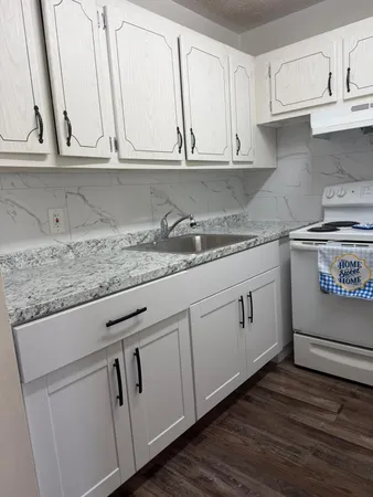$1,200 | 180 Windsor East, West Palm Beach, FL 33417