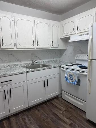 $1,200 | 180 Windsor East, West Palm Beach, FL 33417