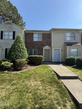 $1,200 | 2905 Faversham Place, Raleigh, NC 27604