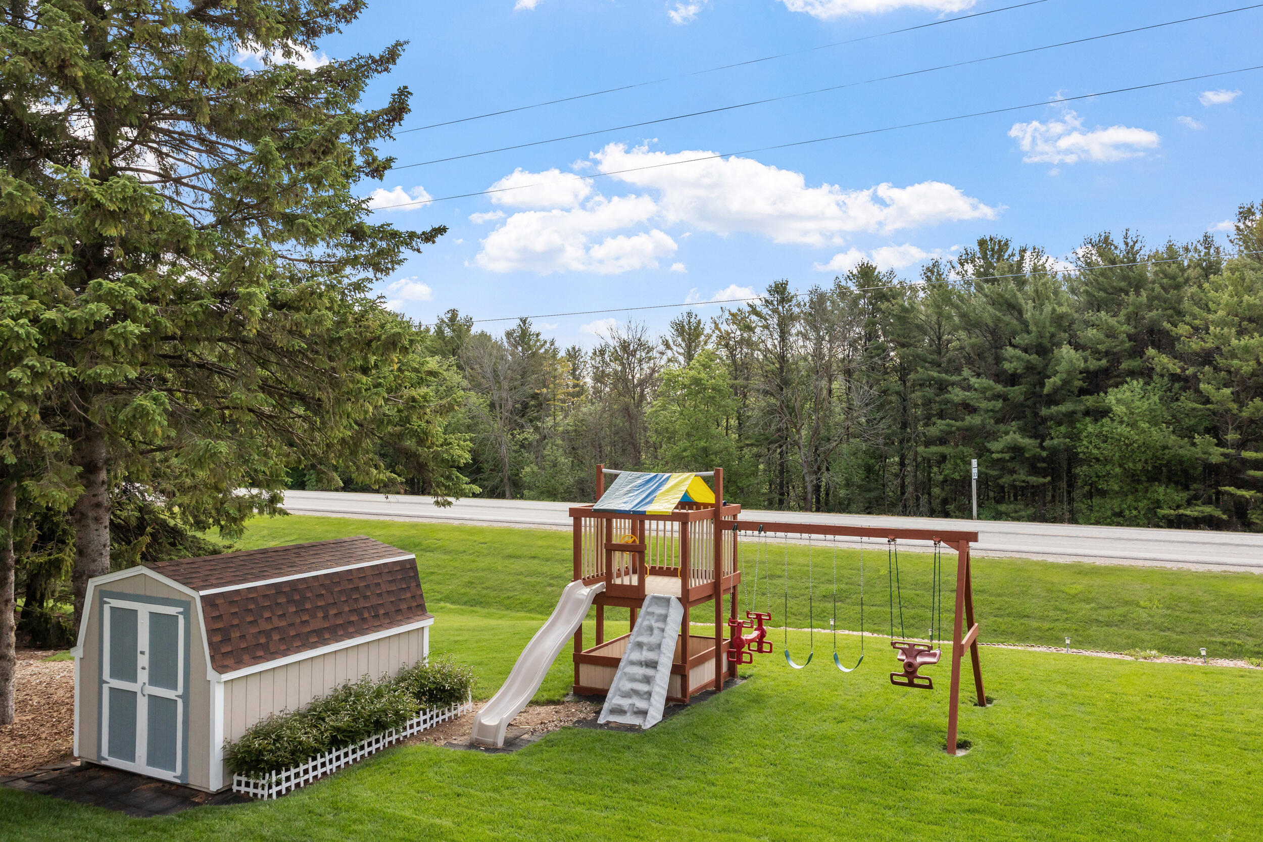 815 Jackson Drive Cleveland, WI 53015 - Photo 28 of 38 Playset Included