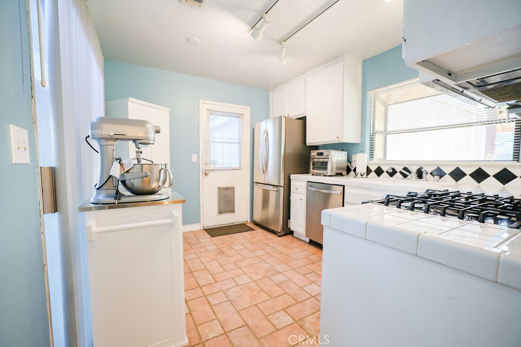 11619 Capitol Drive Riverside, CA 92503 - Photo 11 of 29