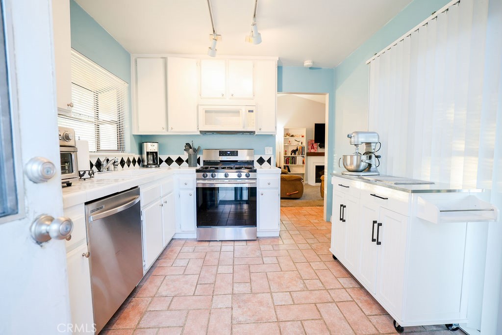 11619 Capitol Drive Riverside, CA 92503 - Photo 13 of 29