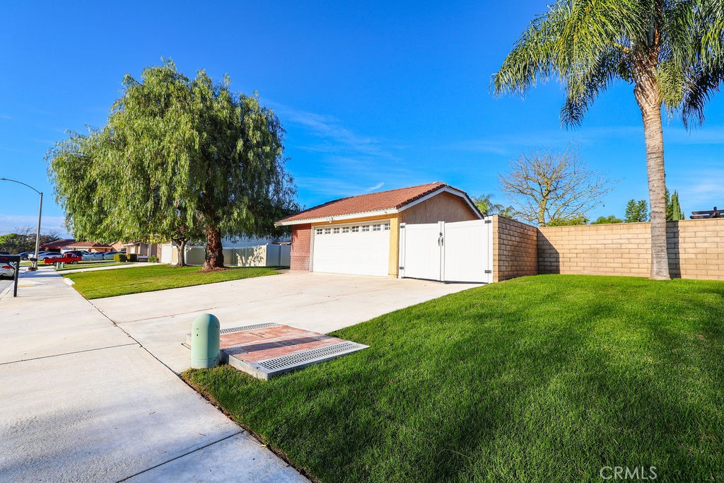 11619 Capitol Drive Riverside, CA 92503 - Photo 4 of 29