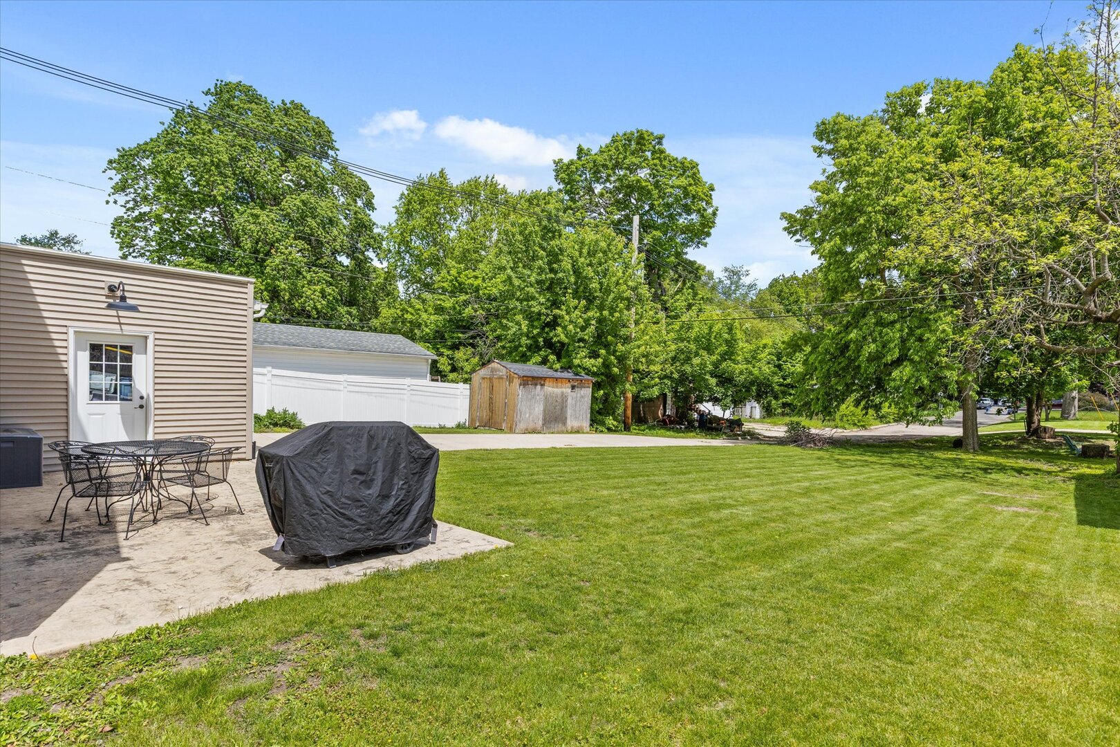 742 Chambers Street Ottawa, IL 61350 - Photo 37 of 39 a view of backyard with deck and garden