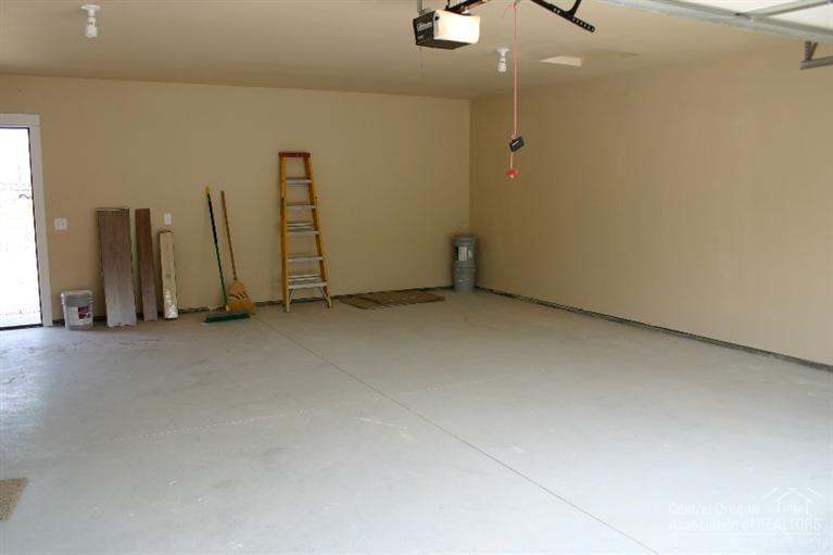 21160 Southeast Reed Market Road Bend, OR 97702 - Photo 16 of 18 Additional Photo