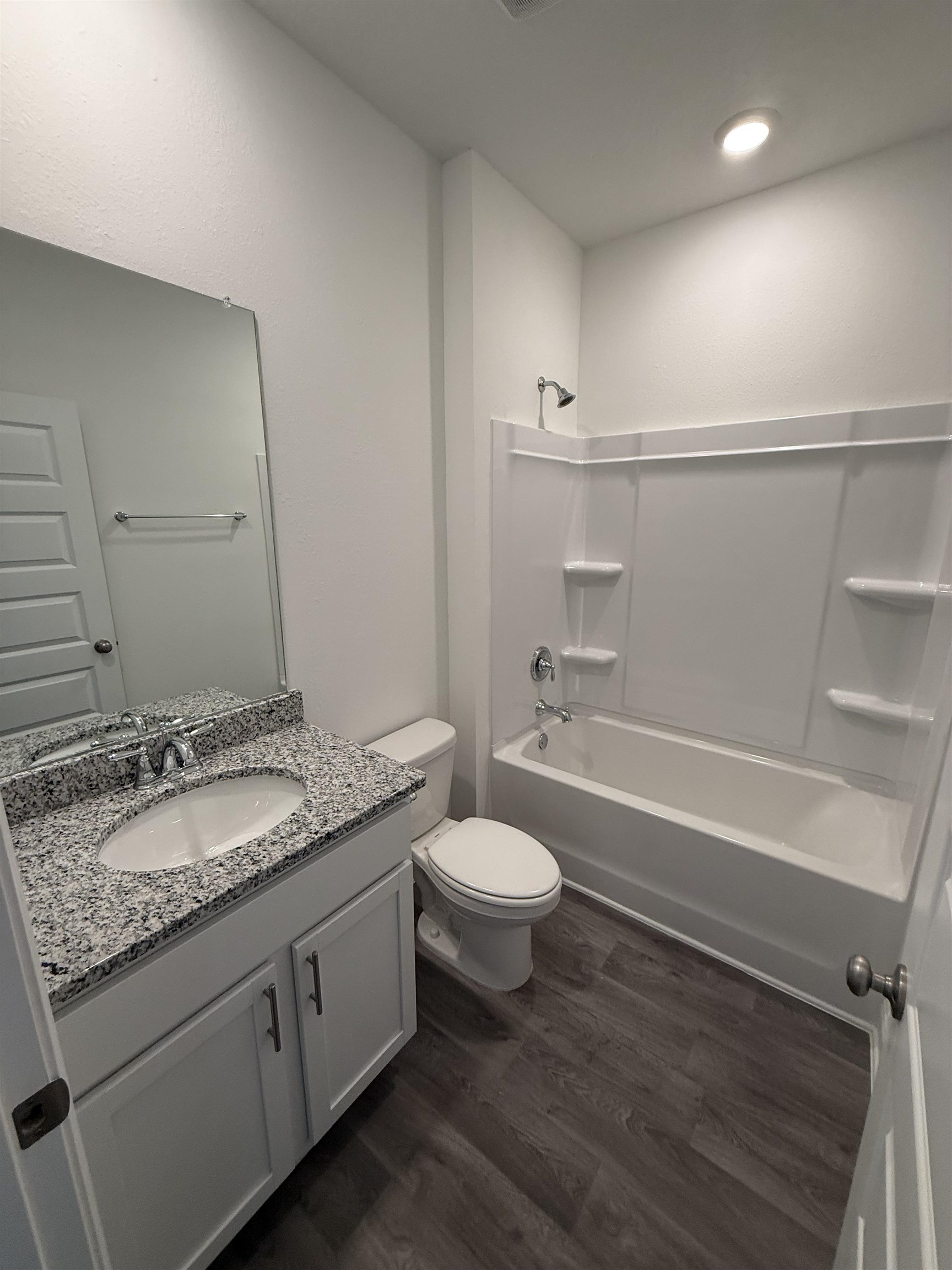 13756 Shea Circle Foley, AL 36535 - Photo 12 of 22 guest bath