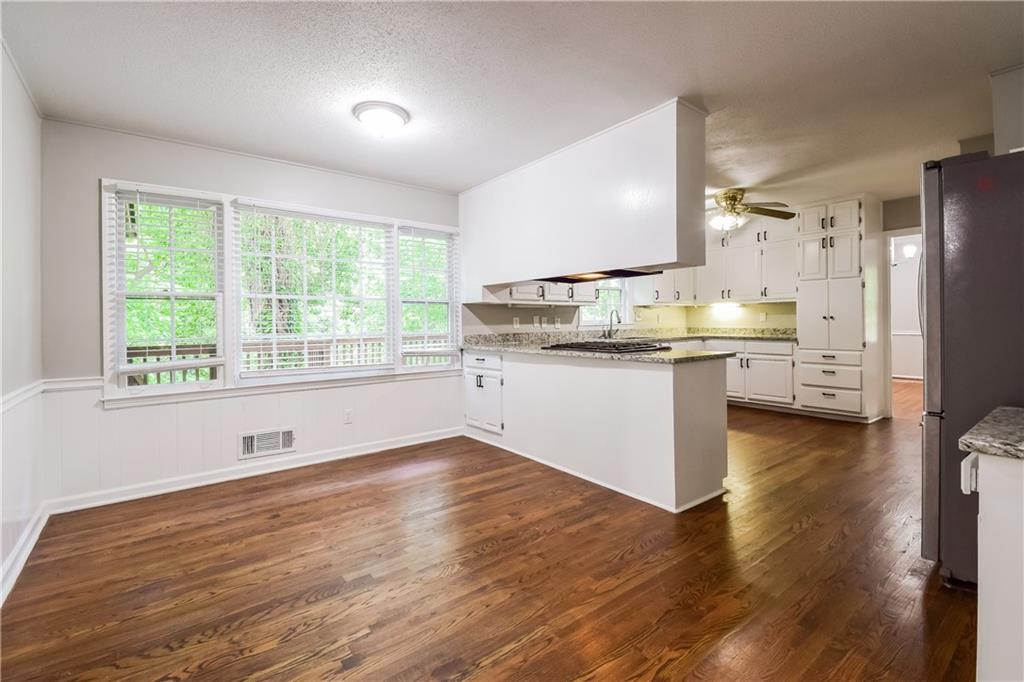 4533 Holliston Road Atlanta, GA 30360 - Photo 4 of 14 Gallery Image 4