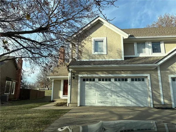 $310,000 | 10826 West 115th Place, Overland Park, KS 66210