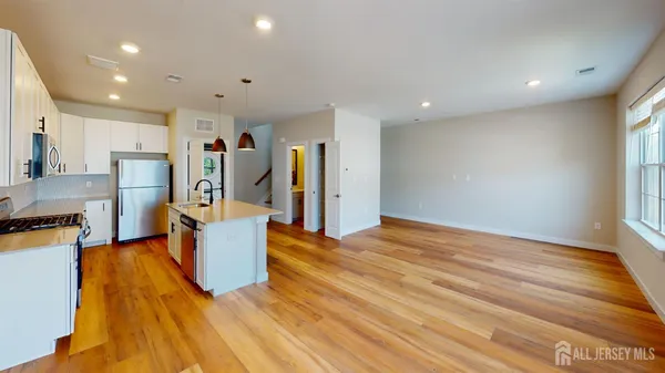 $3,187 | 708 Fernandez Court, Parlin, NJ 08859