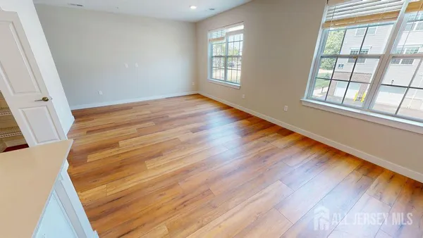 $3,187 | 708 Fernandez Court, Parlin, NJ 08859