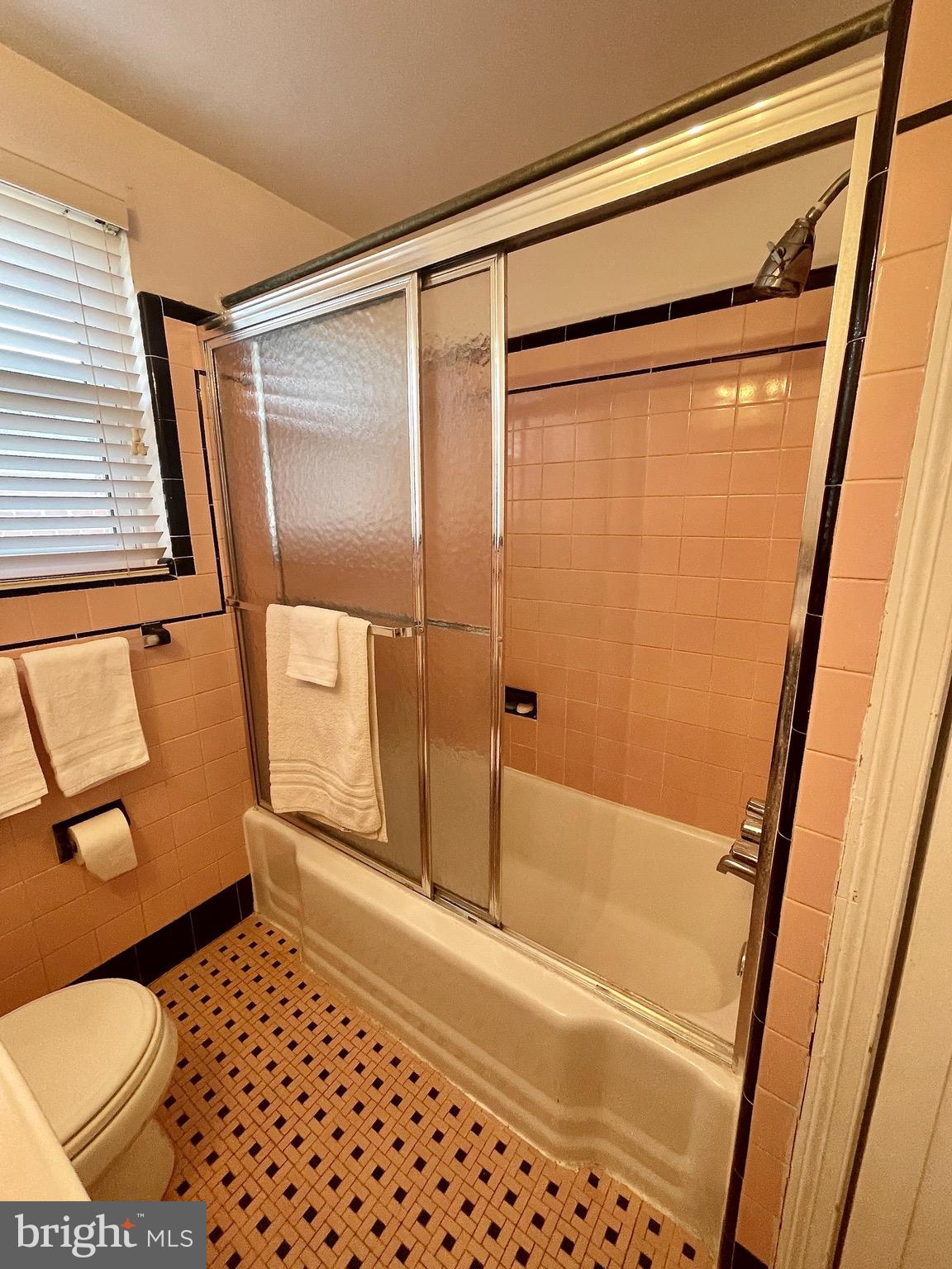 59 Greenhill Road Media, PA 19063 - Photo 38 of 52 Tub with sliding glass doors