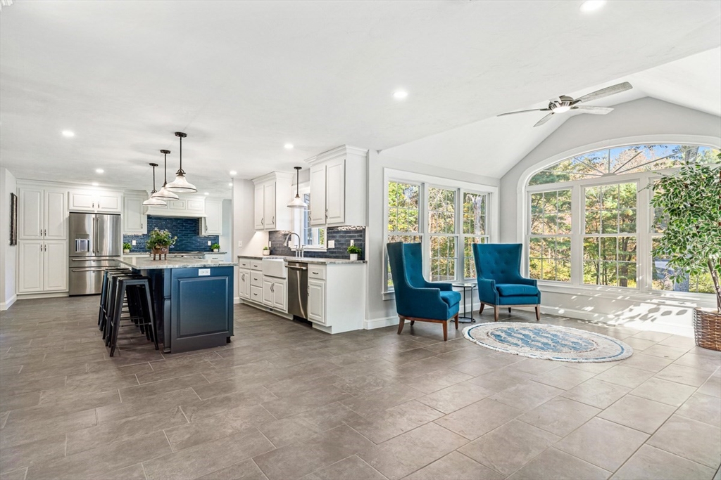 21 Riverside Road Franklin, MA 02038 - Photo 12 of 42