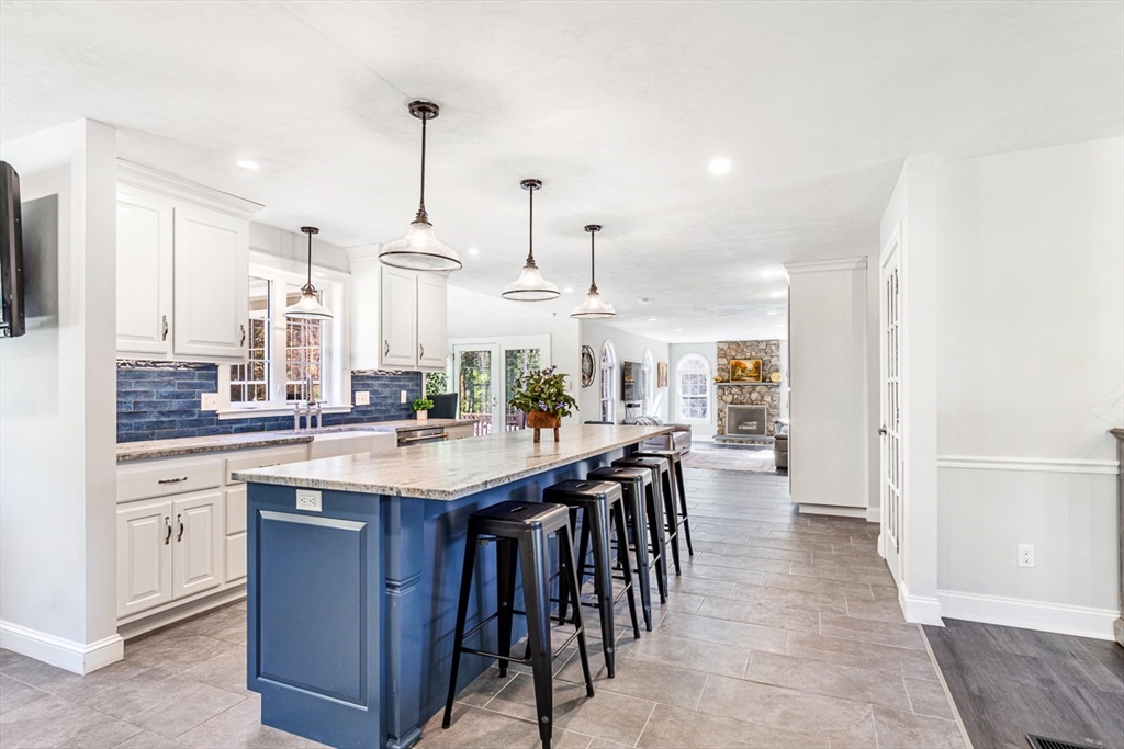 21 Riverside Road Franklin, MA 02038 - Photo 7 of 42