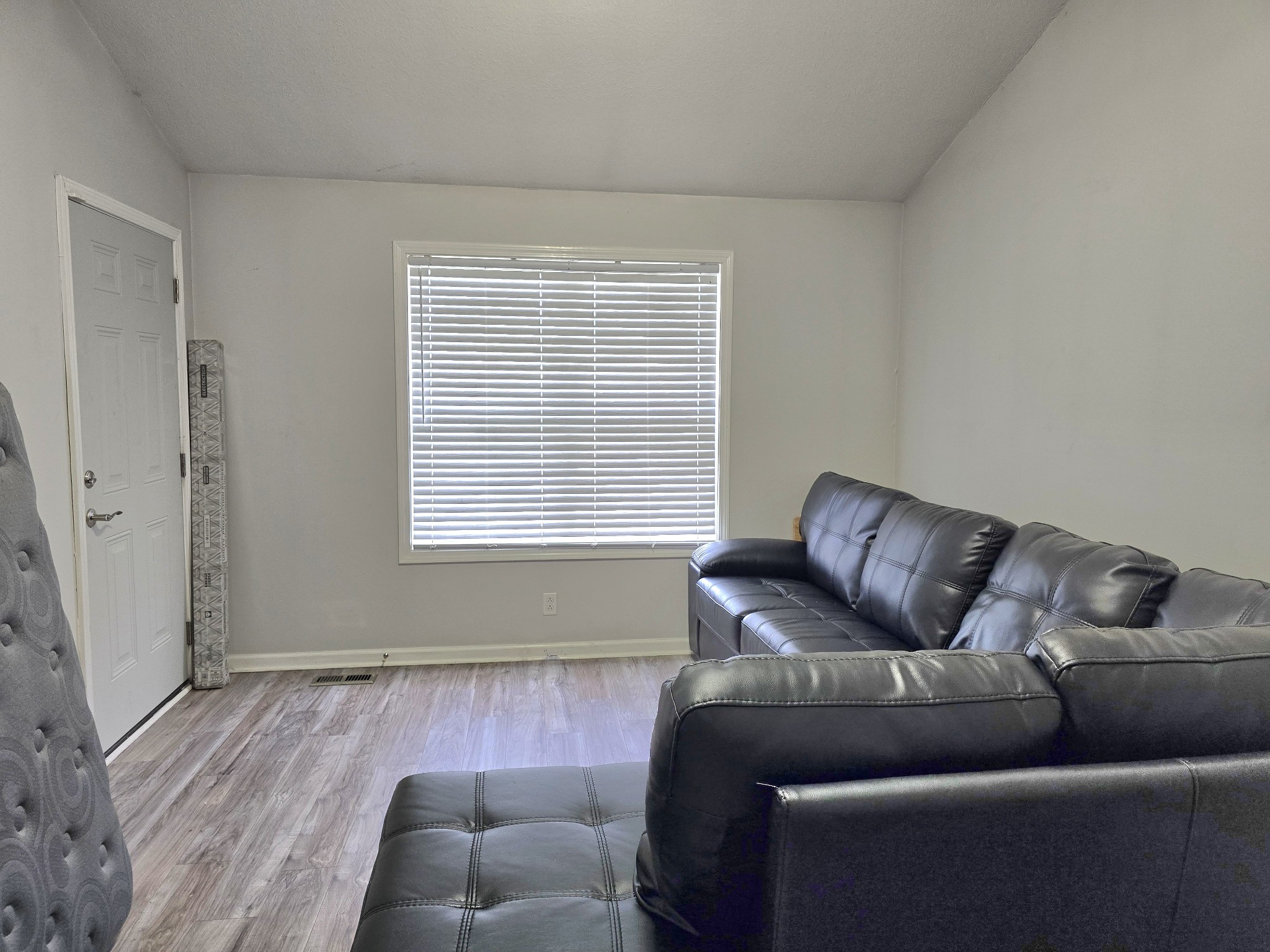 1905 Timberline Circle Oak Grove, KY 42262 - Photo 12 of 33 a living room with furniture and a window