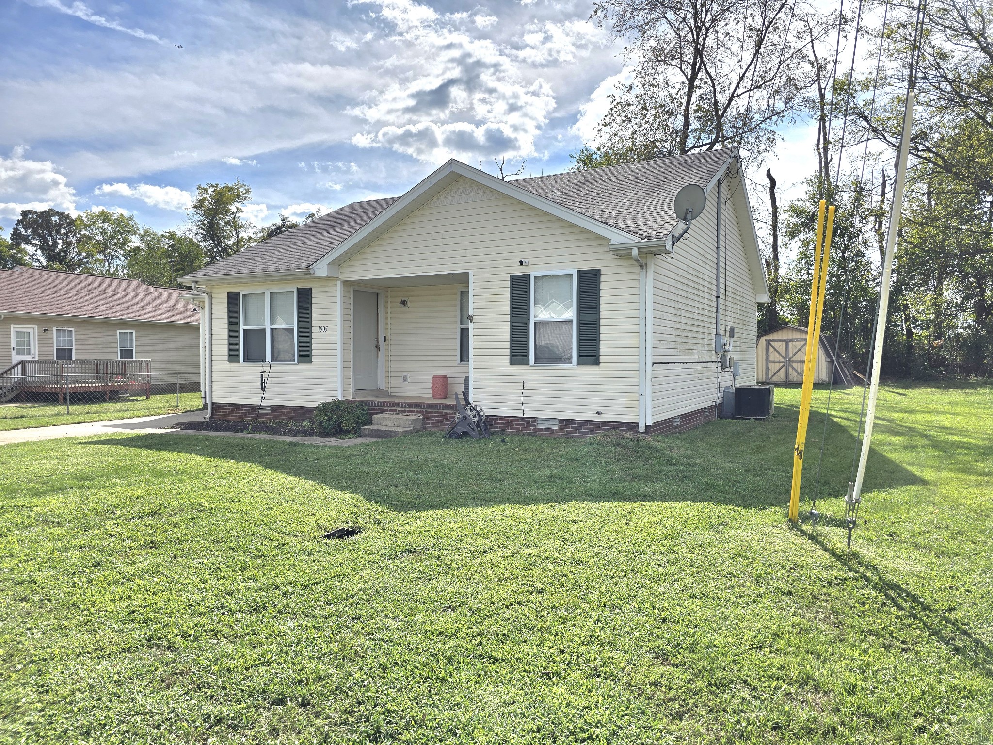 1905 Timberline Circle Oak Grove, KY 42262 - Photo 3 of 33 a view of a house with a yard