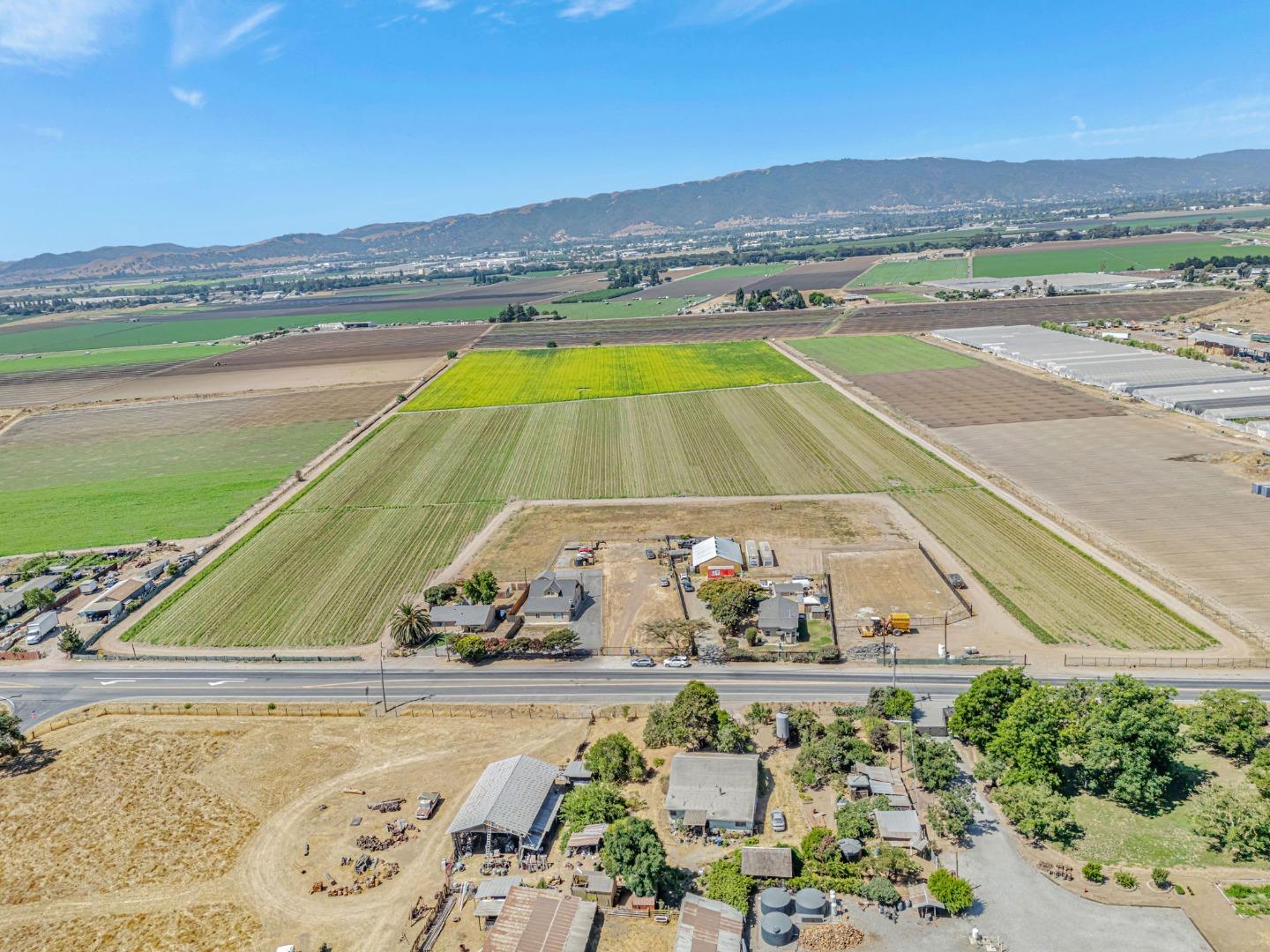 2718 Ferguson Road Gilroy, CA 95020 - Photo 80 of 94 a view of a ocean and a mountain