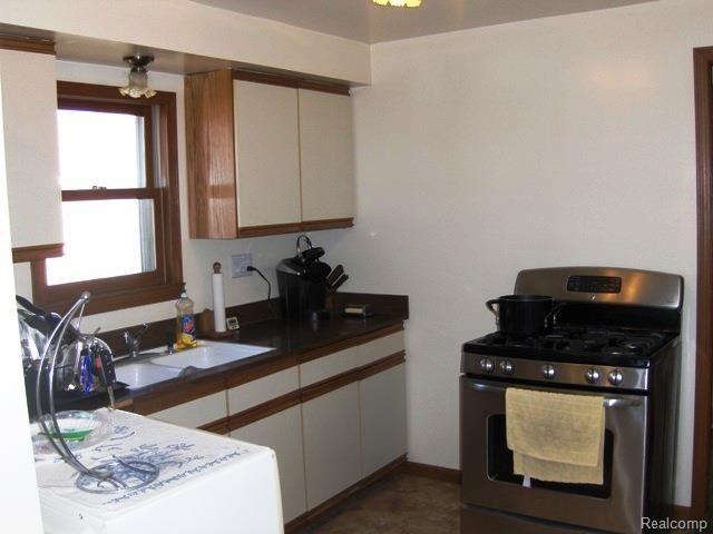 2876 Hartline Drive Rochester, MI 48309 - Photo 2 of 16 HPIM6430.jpg