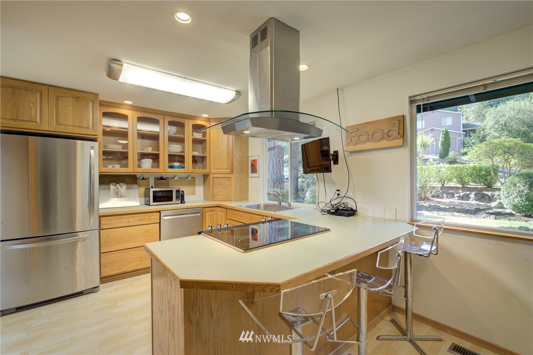 12512 Southeast 96th Place Renton, WA 98056 - Photo 3 of 25 Gallery Image 3