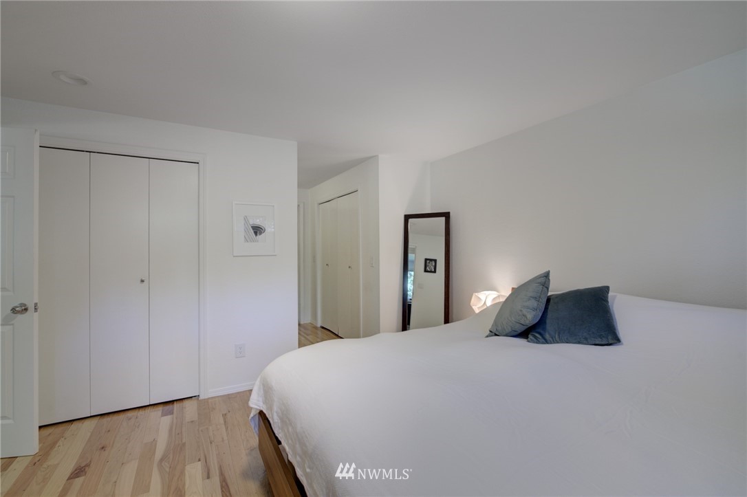12512 Southeast 96th Place Renton, WA 98056 - Photo 10 of 25 Gallery Image 10