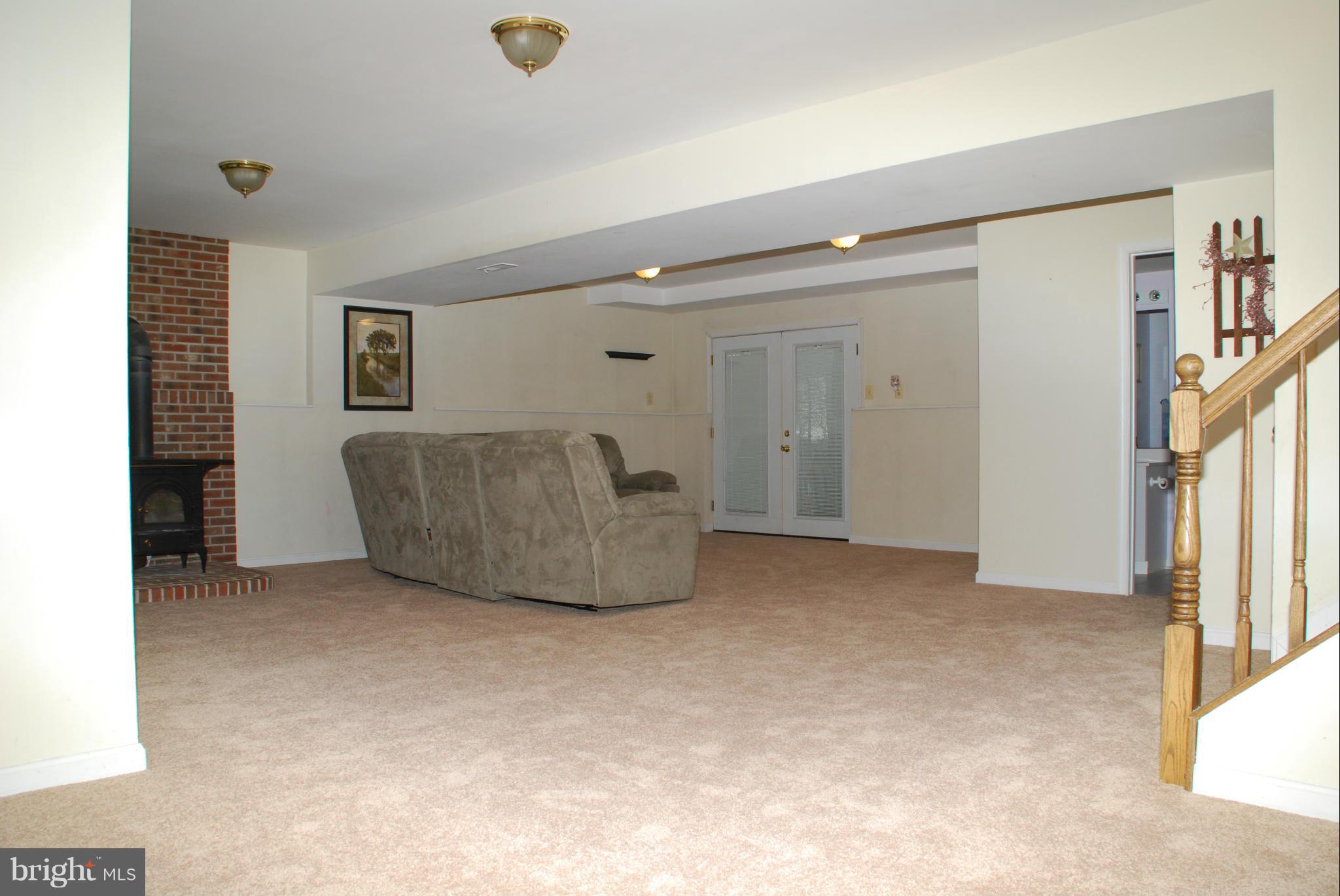 3712 Buffalo Road New Windsor, MD 21776 - Photo 19 of 27 Living Room
