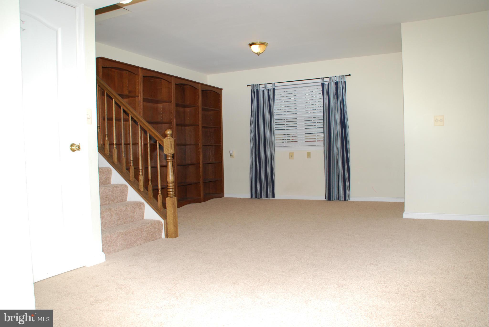 3712 Buffalo Road New Windsor, MD 21776 - Photo 22 of 27 Living Room