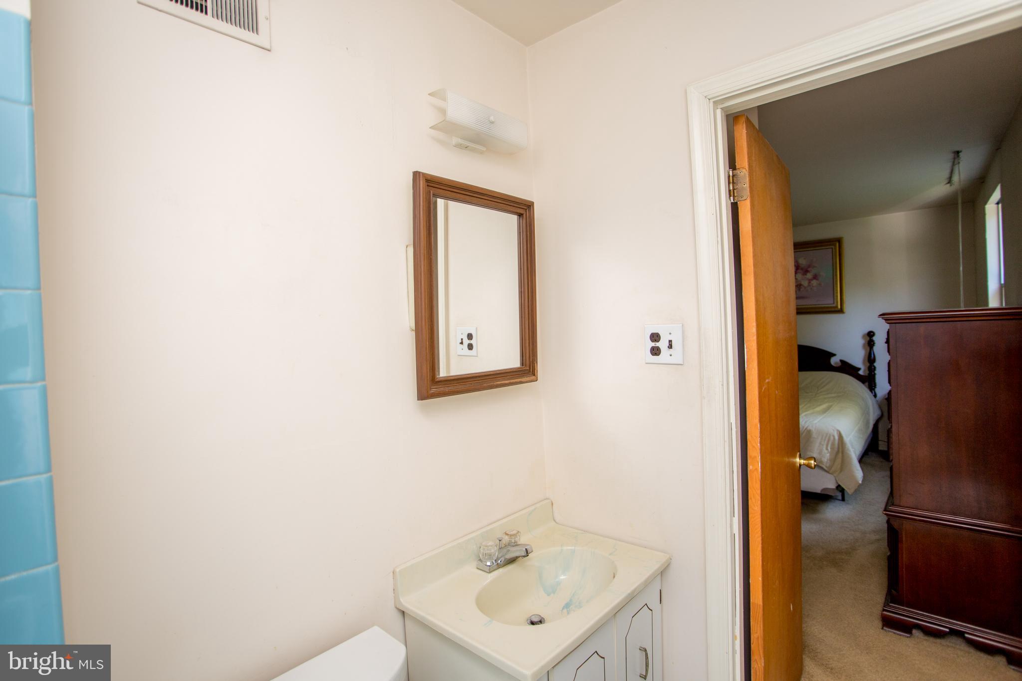 23 Dawn Road Levittown, PA 19056 - Photo 37 of 63