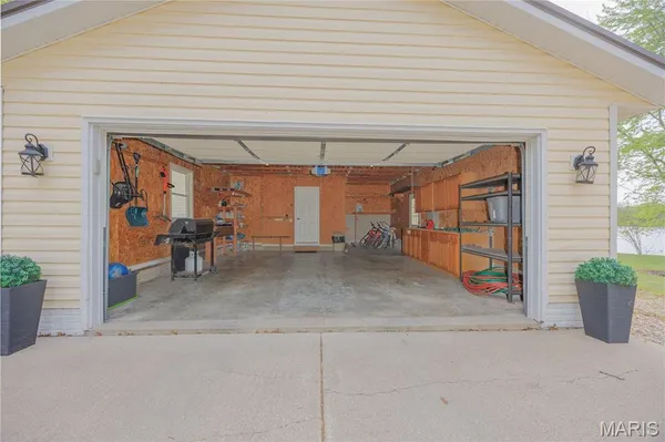 $379,000 | 2515 Primrose Lane, Altamont, IL 62411